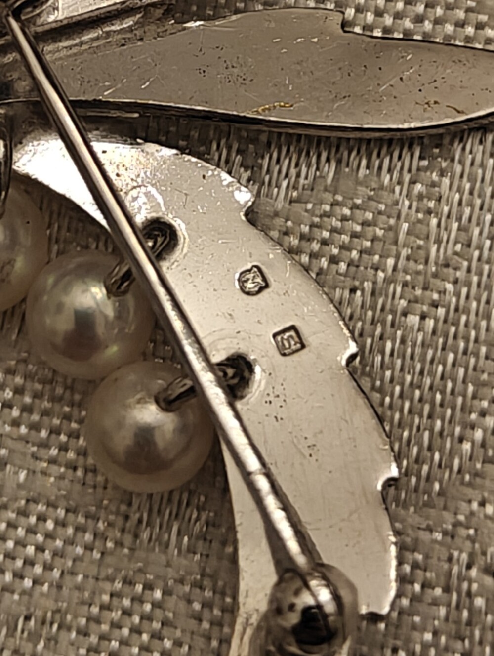 Authentic Mikimoto Akoya Pearls Brooch - Picture 5 of 7
